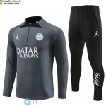 Felpa Da Allenamento Bambino Set Completo PSG 23-24 Grigio Nero Felpa Da Allenamento Bambino Set Completo PSG 23-24 Grigio Nero