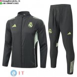 Giacca Full Zip e Pantaloni Allenamento Real Madrid 25-26 Verde Navy Giacca Full Zip e Pantaloni Allenamento Real Madrid 25-26 Verde Navy