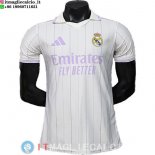Maglia Real Madrid Speciale Giocatori 2026/2027 Bianco Purpureo Maglia Real Madrid Speciale Giocatori 2026/2027 Bianco Purpureo