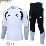 Giacca Full Zip e Pantaloni Allenamento Real Madrid 26-27 Bianco Grigio Nero Giacca Full Zip e Pantaloni Allenamento Real Madrid 26-27 Bianco Grigio Nero