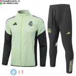 Giacca Full Zip e Pantaloni Allenamento Real Madrid 25-26 Verde Grigio Giacca Full Zip e Pantaloni Allenamento Real Madrid 25-26 Verde Grigio
