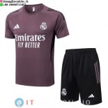 Formazione Maglia Set Completo Real Madrid 2025/2026 Purpureo Bianco Nero Formazione Maglia Set Completo Real Madrid 2025/2026 Purpureo Bianco Nero