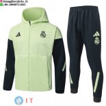 Giacca con Cappuccio e Zip Completa e Pantaloni Real Madrid 25-26 Verde Grigio Giacca con Cappuccio e Zip Completa e Pantaloni Real Madrid 25-26 Verde Grigio