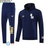 Giacca Felpa Cappuccio Set Completo Real Madrid 25-26 Blu Navy Giacca Felpa Cappuccio Set Completo Real Madrid 25-26 Blu Navy